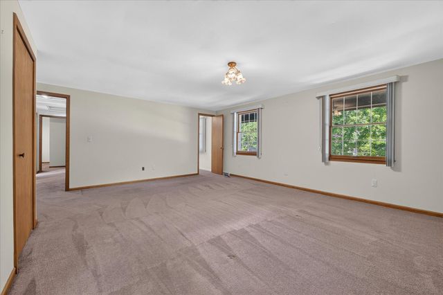 8441 Sarah Lane, Grosse Ile, MI 48138