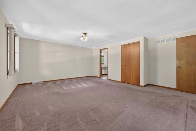 8441 Sarah Lane, Grosse Ile, MI 48138