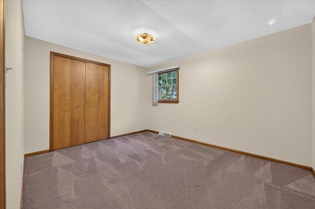8441 Sarah Lane, Grosse Ile, MI 48138