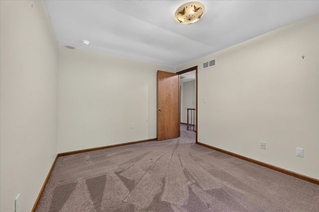 8441 Sarah Lane, Grosse Ile, MI 48138
