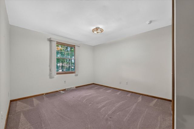 8441 Sarah Lane, Grosse Ile, MI 48138