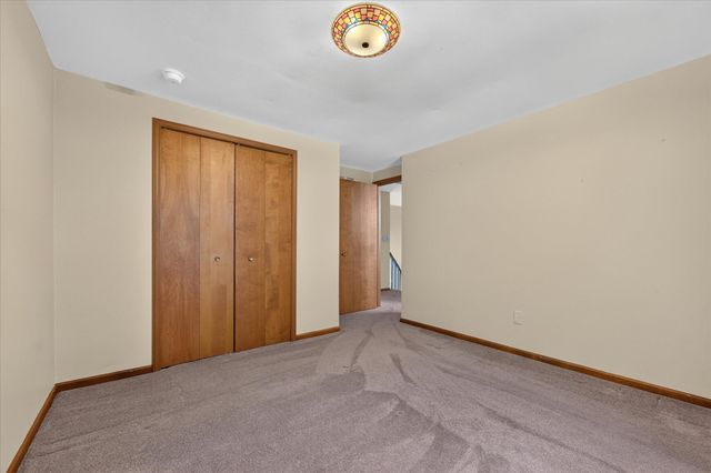 8441 Sarah Lane, Grosse Ile, MI 48138