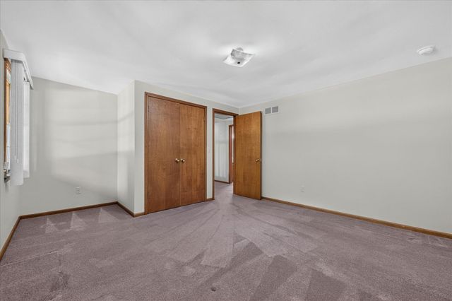 8441 Sarah Lane, Grosse Ile, MI 48138