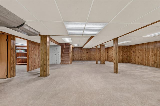 8441 Sarah Lane, Grosse Ile, MI 48138
