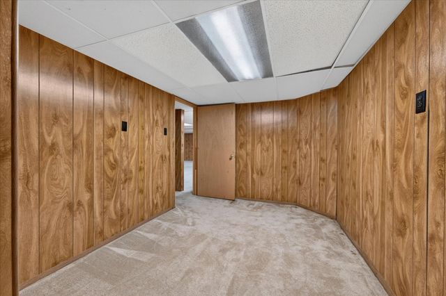8441 Sarah Lane, Grosse Ile, MI 48138