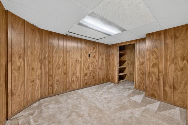 8441 Sarah Lane, Grosse Ile, MI 48138