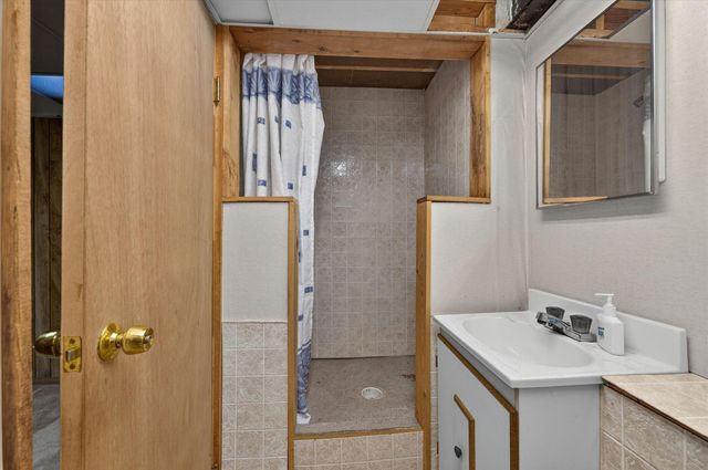 8441 Sarah Lane, Grosse Ile, MI 48138