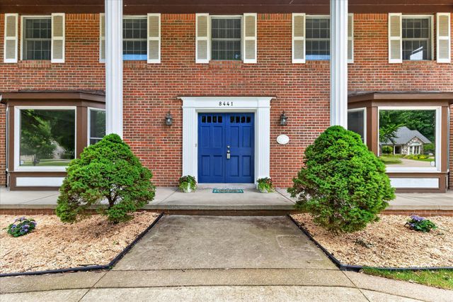 8441 Sarah Lane, Grosse Ile, MI 48138