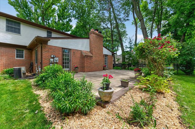 8441 Sarah Lane, Grosse Ile, MI 48138