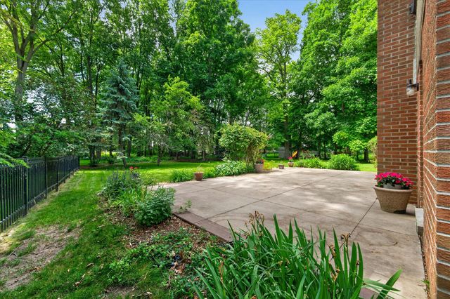8441 Sarah Lane, Grosse Ile, MI 48138