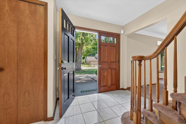 8441 Sarah Lane, Grosse Ile, MI 48138