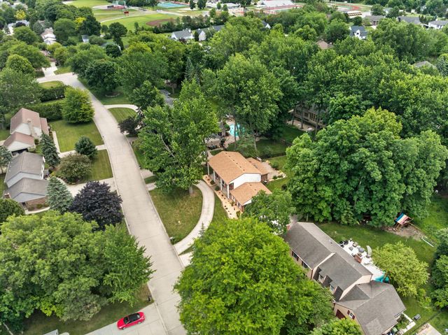 8441 Sarah Lane, Grosse Ile, MI 48138
