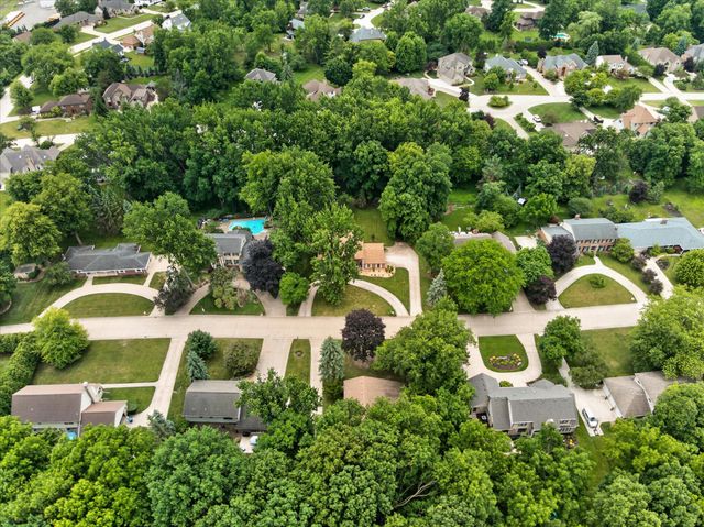 8441 Sarah Lane, Grosse Ile, MI 48138