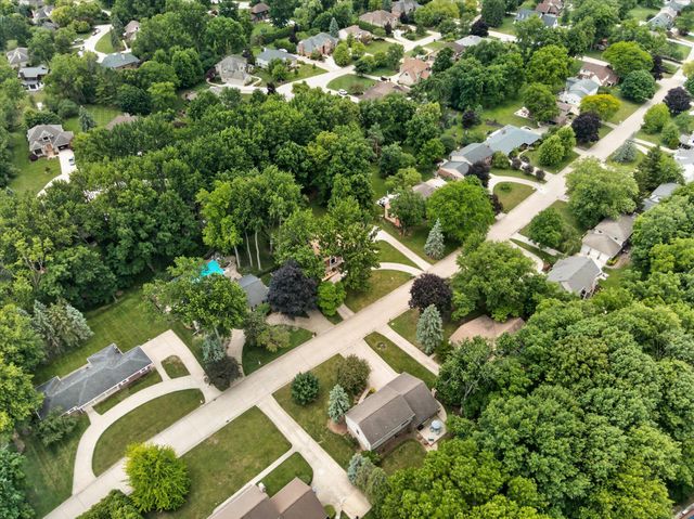8441 Sarah Lane, Grosse Ile, MI 48138