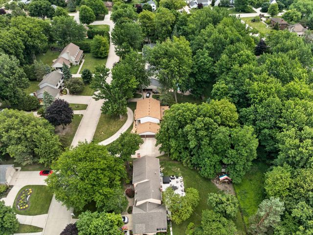 8441 Sarah Lane, Grosse Ile, MI 48138