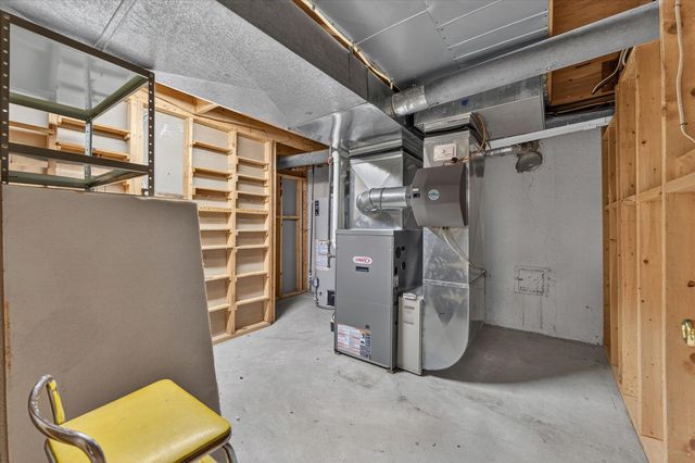 8441 Sarah Lane, Grosse Ile, MI 48138