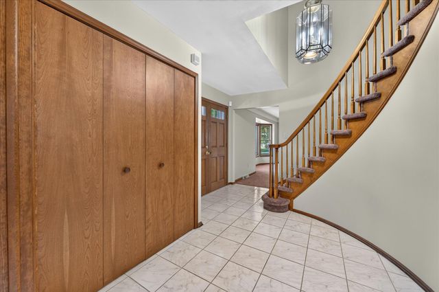 8441 Sarah Lane, Grosse Ile, MI 48138