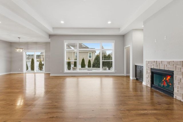 W229N3655 Sterling COURT, Pewaukee, WI 53072