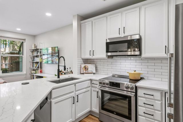 660 N 2nd Street 118, Minneapolis, MN 55401