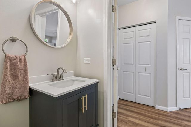 660 N 2nd Street 118, Minneapolis, MN 55401