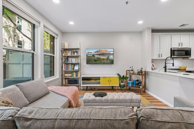 660 N 2nd Street 118, Minneapolis, MN 55401