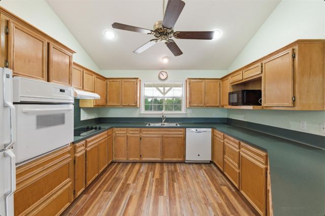 309 Oakwood LOOP, San Marcos, TX 78666