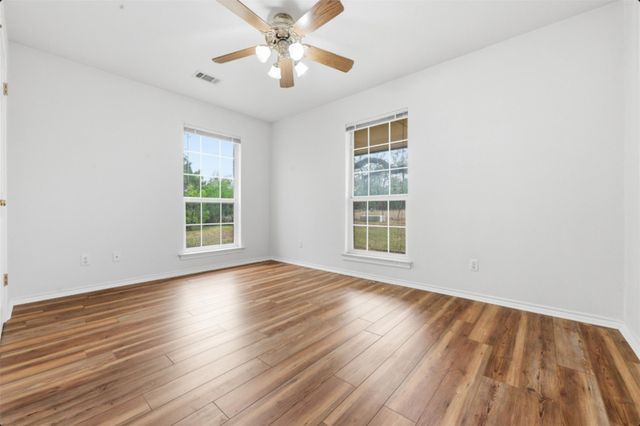 309 Oakwood LOOP, San Marcos, TX 78666