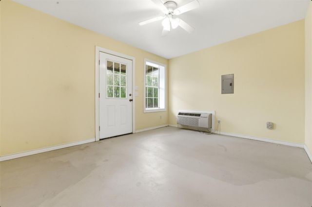309 Oakwood LOOP, San Marcos, TX 78666