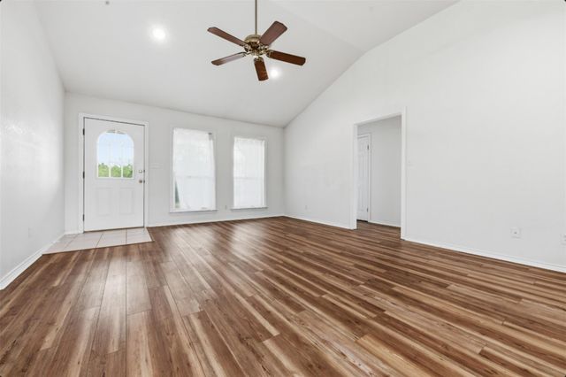 309 Oakwood LOOP, San Marcos, TX 78666