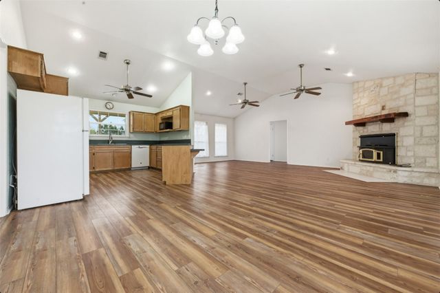 309 Oakwood LOOP, San Marcos, TX 78666
