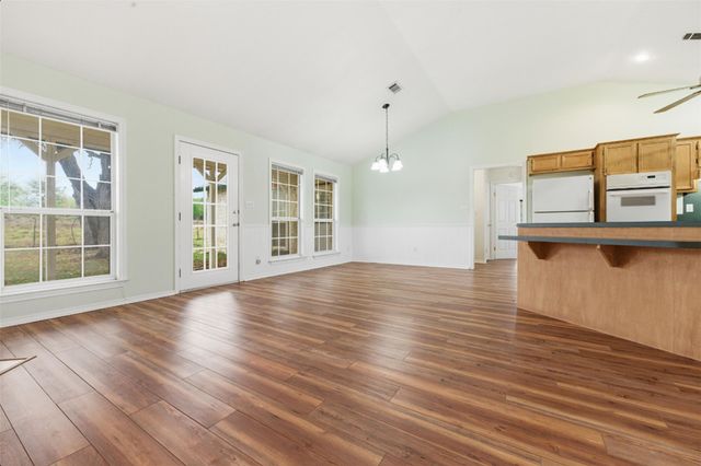 309 Oakwood LOOP, San Marcos, TX 78666