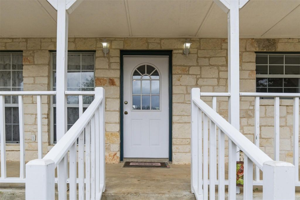 309 Oakwood LOOP, San Marcos, TX 78666