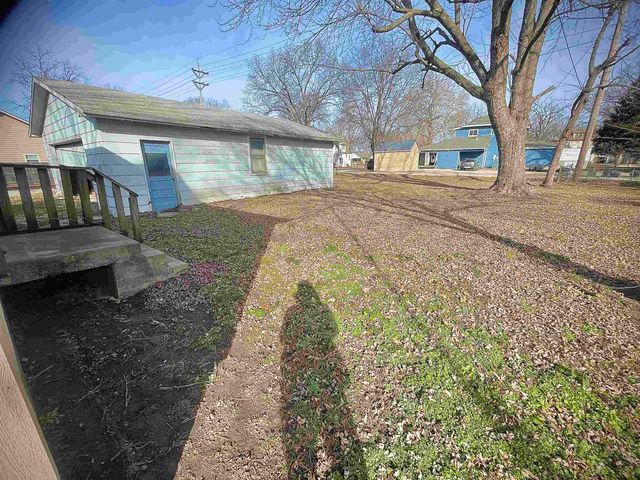 702 E 12th Ave, Winfield, KS 67156