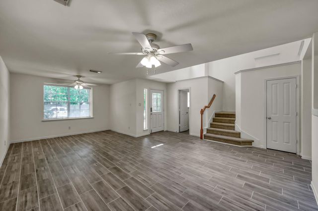 34 S Willow Point Circle, The Woodlands, TX 77382