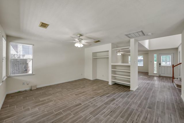 34 S Willow Point Circle, The Woodlands, TX 77382