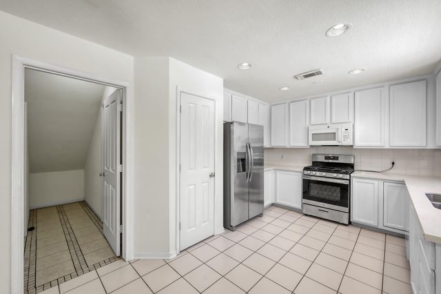 34 S Willow Point Circle, The Woodlands, TX 77382