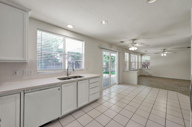 34 S Willow Point Circle, The Woodlands, TX 77382