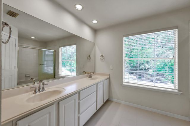 34 S Willow Point Circle, The Woodlands, TX 77382