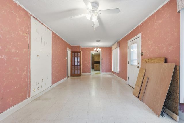 1111 WILLOW Street, Grand Prairie, TX 75050
