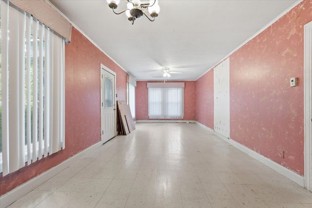 1111 WILLOW Street, Grand Prairie, TX 75050