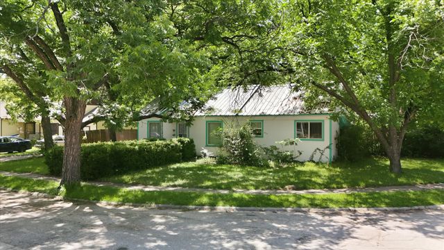 1111 WILLOW Street, Grand Prairie, TX 75050