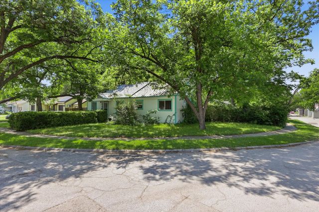 1111 WILLOW Street, Grand Prairie, TX 75050