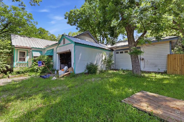 1111 WILLOW Street, Grand Prairie, TX 75050