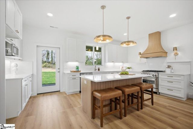 505 Avon Drive, Taylors, SC 29687