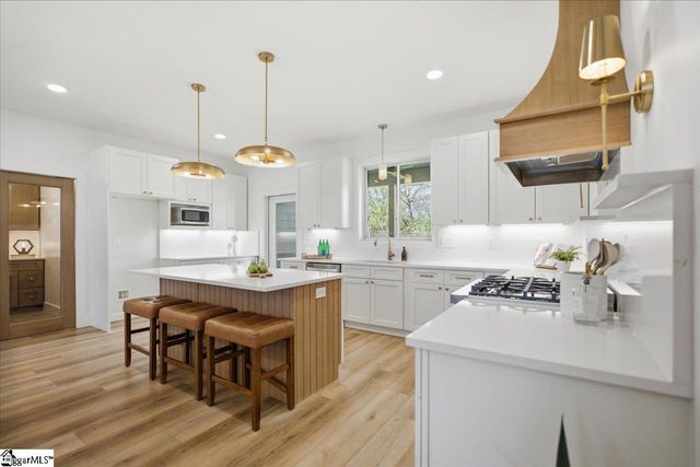 505 Avon Drive, Taylors, SC 29687