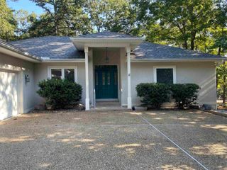 74 Medina Way, Hot Springs Village, AR 71909