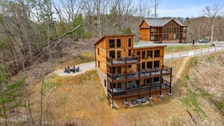 2459 Hawks Nest Way, Sevierville, TN 37862