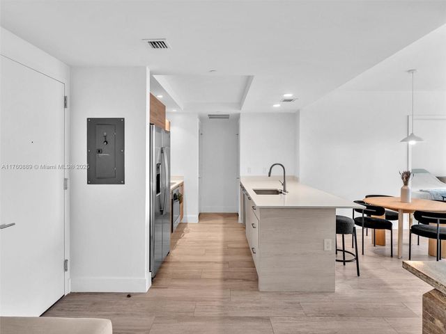 121 NE 34th St 2102, Miami, FL 33137