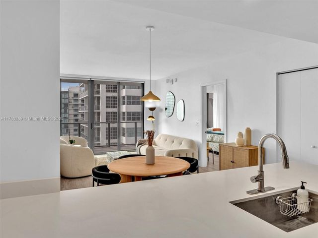 121 NE 34th St 2102, Miami, FL 33137