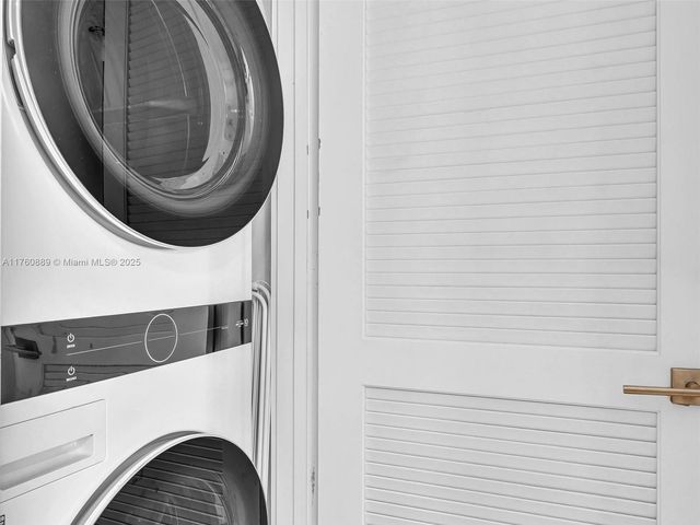 121 NE 34th St 2102, Miami, FL 33137